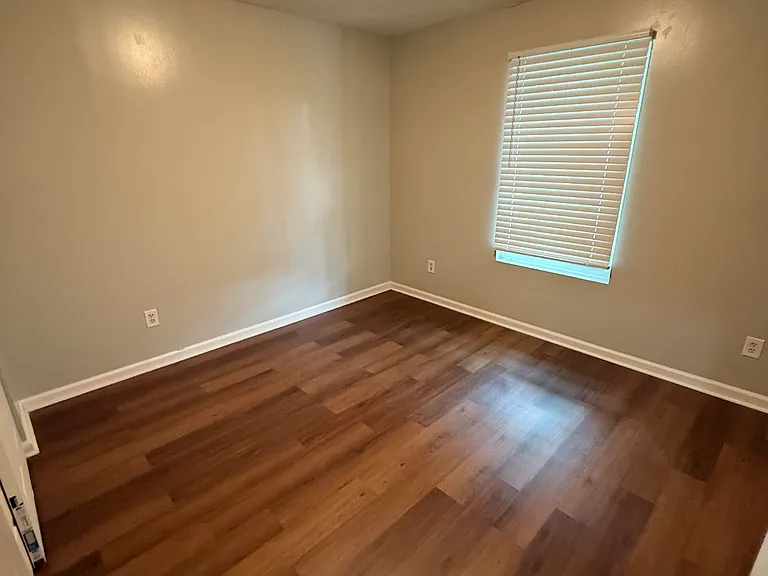 108 Stratton Ave #16 — Photo 3