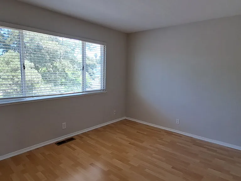 320 Stamper Cir — Photo 32