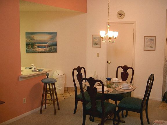 Dining room and breakfast bar