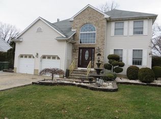 5 Jackson Ave, Parlin, NJ 08859