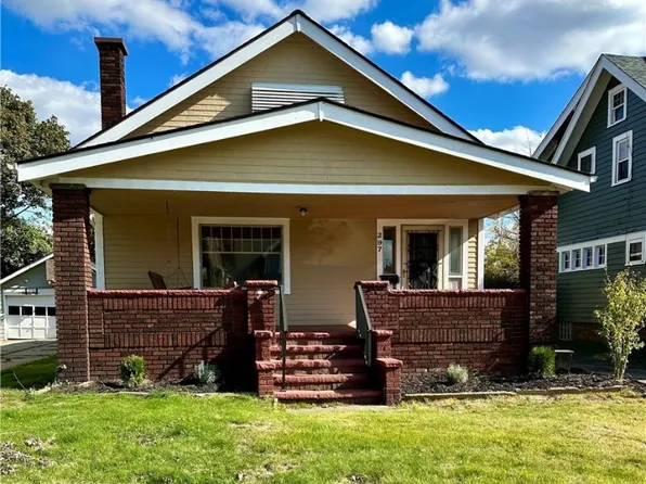 297 E 150th St, Cleveland, OH 44110