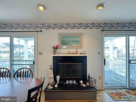 2nd image of 5013 West Ave