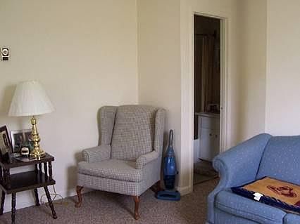 2nd image of 1224 Hill St