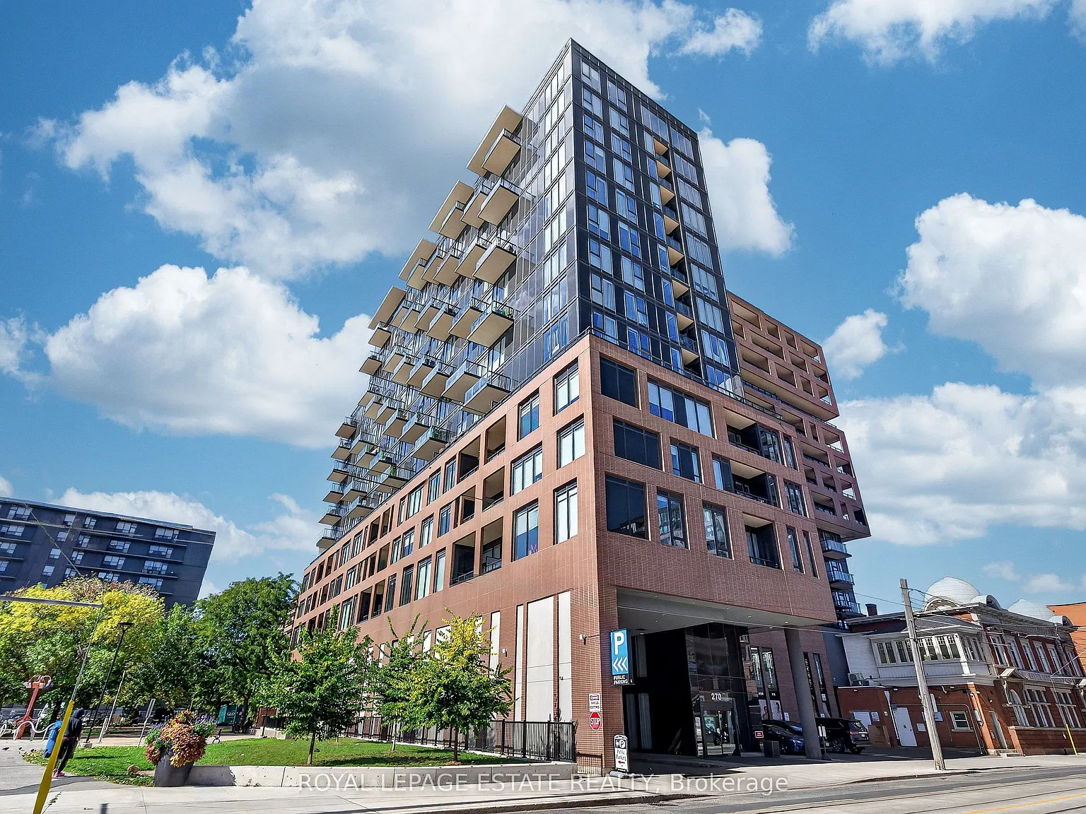 XO Condos — Photo 2