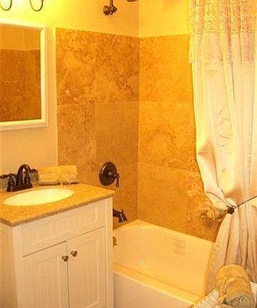 Travertine Floor & Tub/Shower Surround