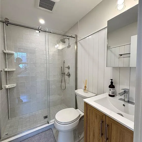 19 Walnut St #4 — Photo 11