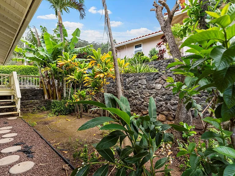 560 Kuikahi Dr — Photo 72