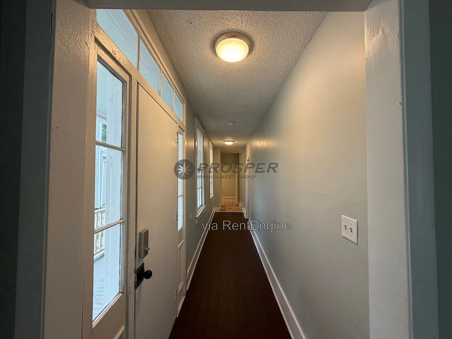 3 bed, 1.0 bath, 1200 sqft, $2,450 — Photo 3