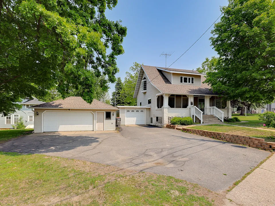 213 Spring St