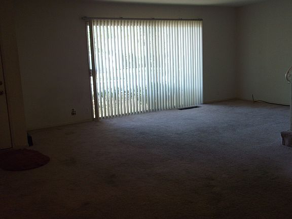 2nd image of 4484 Dorset St