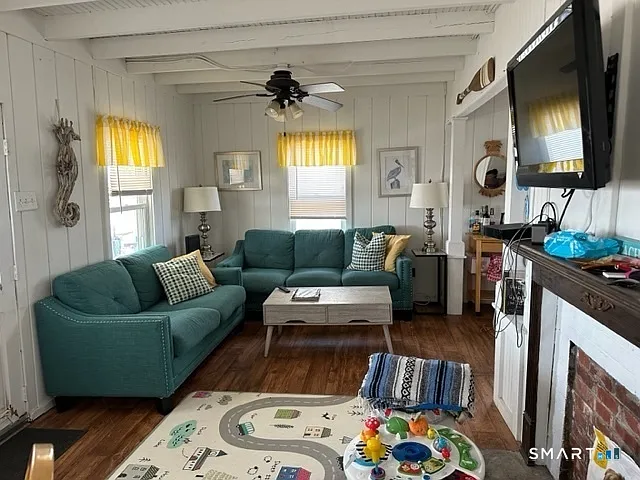 3 bed, 1.5 bath, 1144 sqft, $2,900 — Photo 3