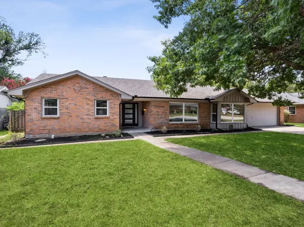 5708 Diamond Oaks Dr N, Haltom City, TX 76117