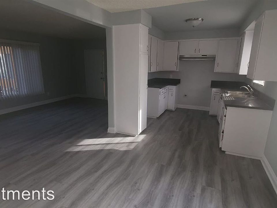 2nd image of 5301 Corteen Pl #5