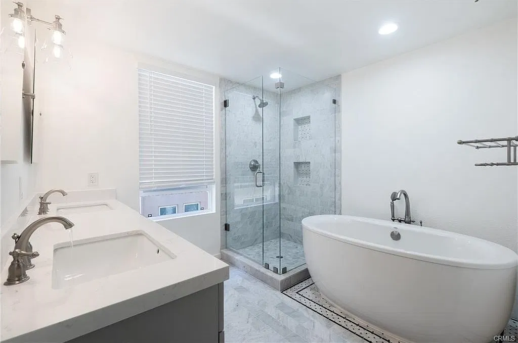 2 bed, 2.5 bath, 1410 sqft, $6,100 — Photo 1