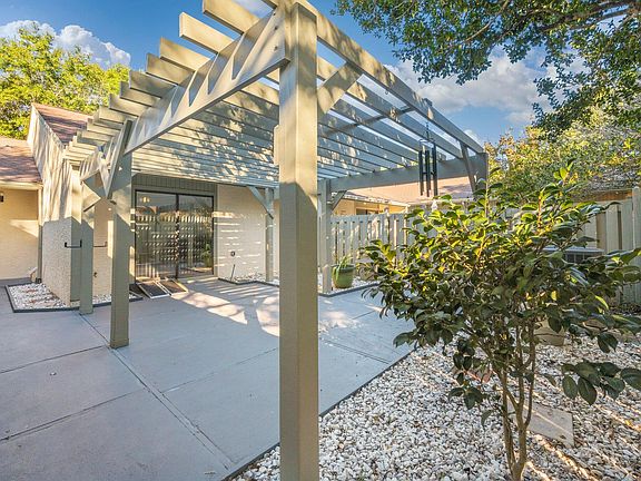 5th image of 900 Bay Dr APT 62