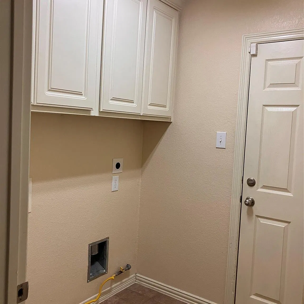 3 bed, 2.0 bath, 1963 sqft, $1,875 — Photo 4