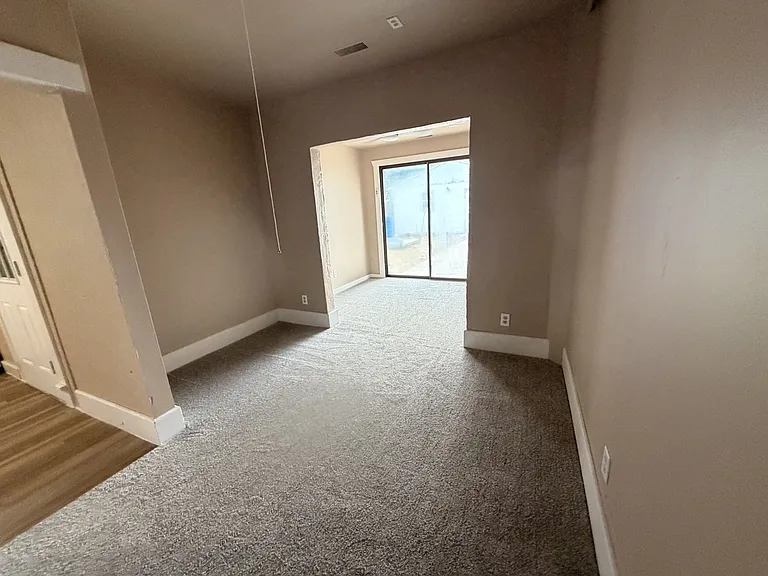 418 E Bigger St — Photo 5