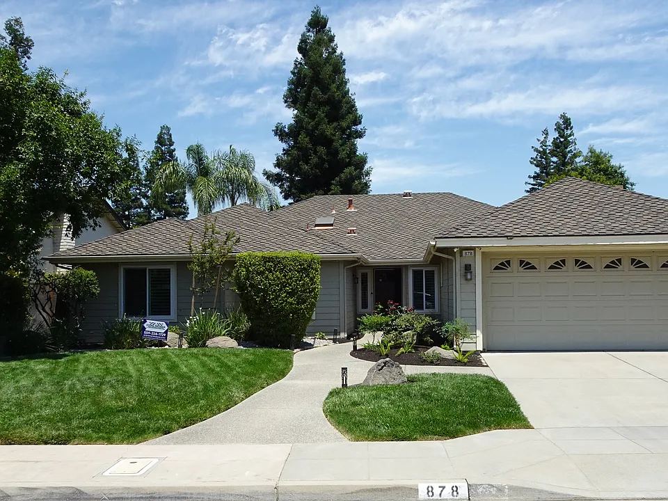 878 E Catalina Cir