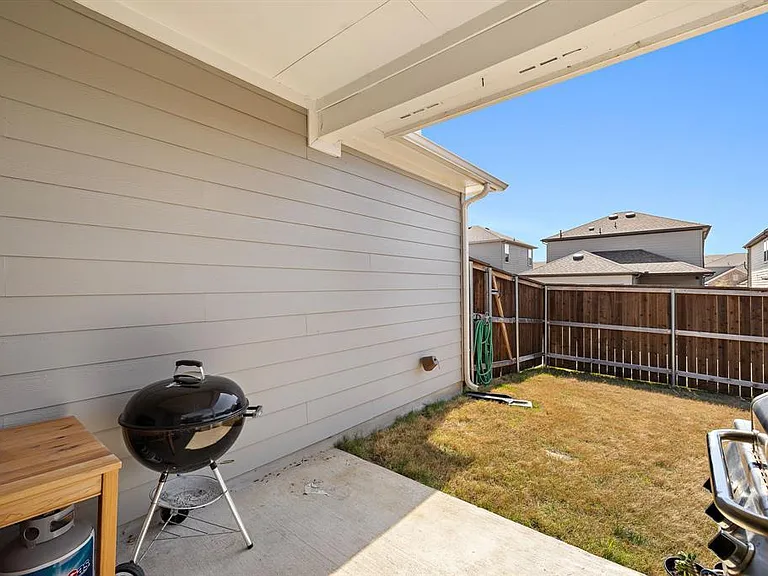 106 Gracie Way — Photo 17
