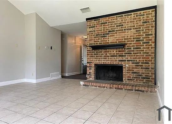 161 S Heartz Rd — Photo 4