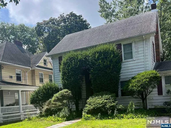 340 Sylvan Ave, Leonia, NJ 07605