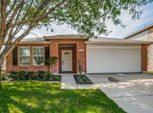 1820 Shasta View Dr, Justin, TX 76247