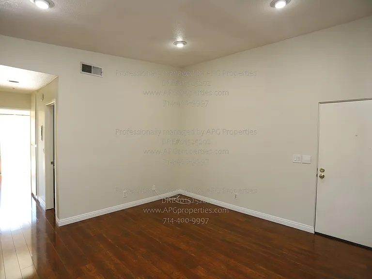 636 E Birch St #E — Photo 28