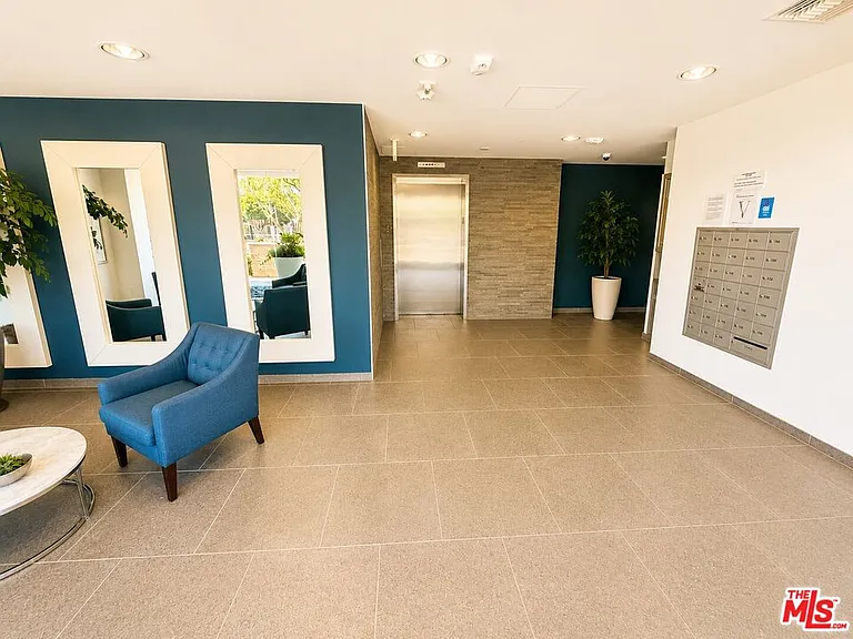 7857 W Manchester Ave #Penthouse 6 — Photo 4