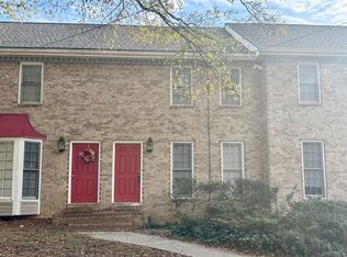 5296 Weyden Trl APT B, Norcross, GA 30071