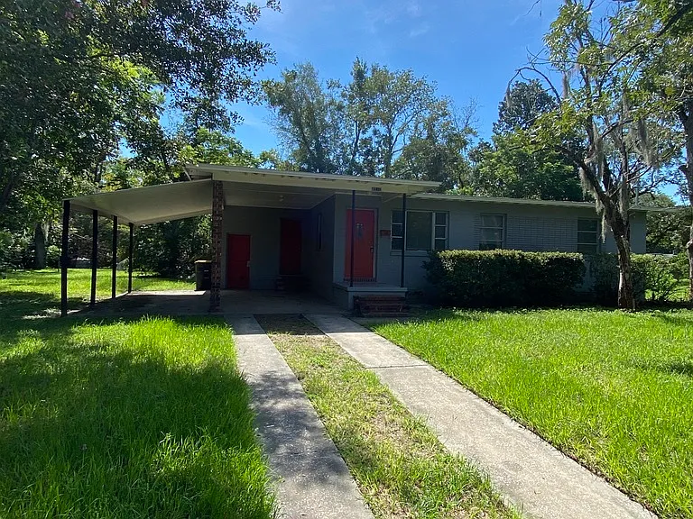 4910 Rhode Island Dr N — Photo 2