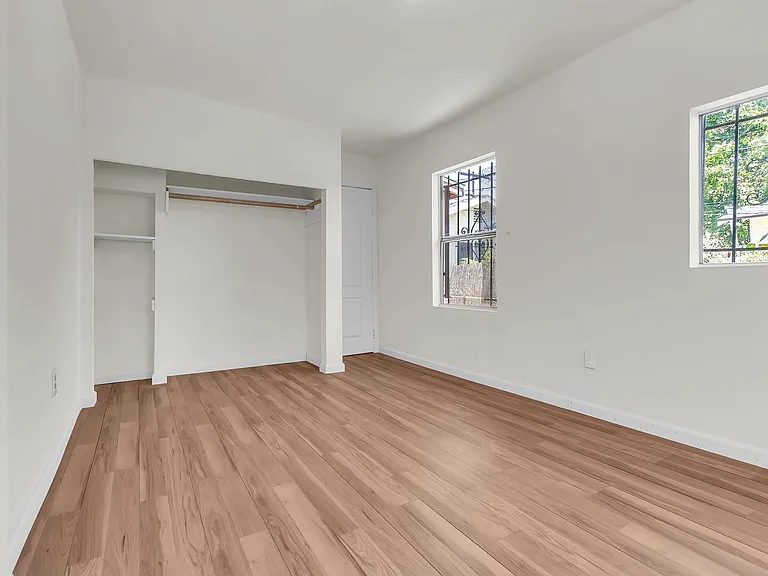 6110 Makee Ave — Photo 15