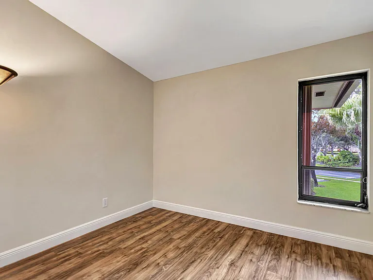 1109 Duncan Cir #201 — Photo 24