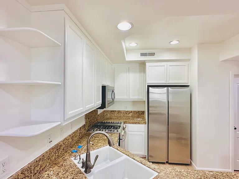2576 Heron Ct — Photo 10