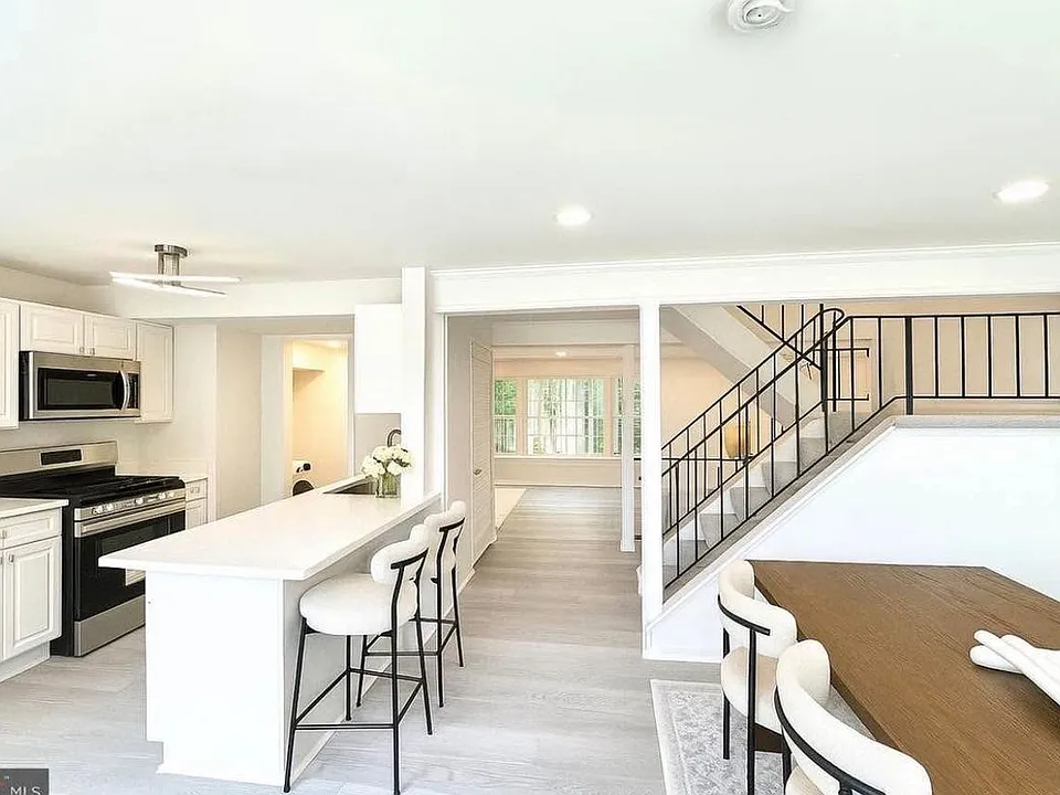 7950 Central Park Cir