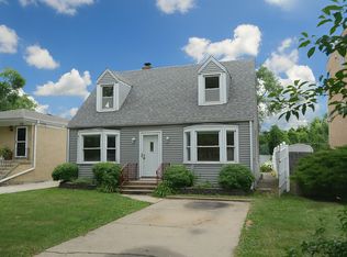 215 W Kimbell Ave, Elmhurst, IL 60126