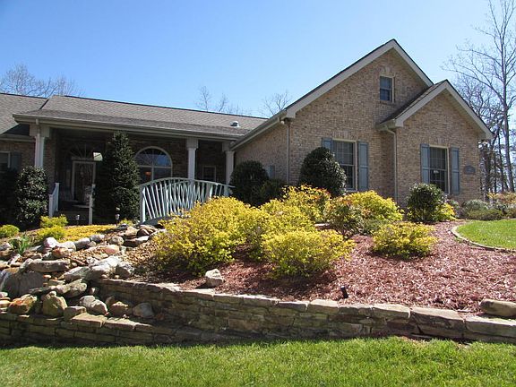 5th image of 160 Mountain View Dr