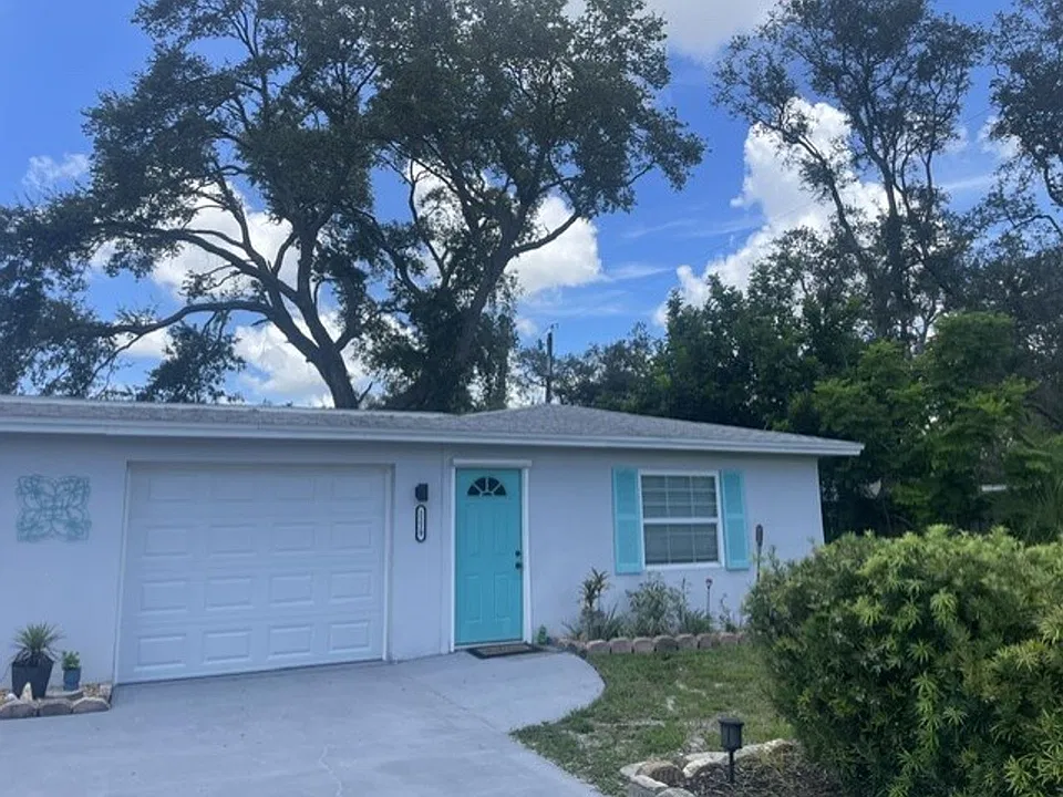 2229 Montclair Dr