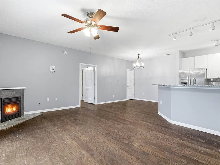 7728 Essex Gate Dr S — Photo 23
