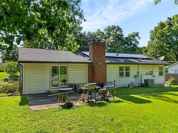 5th image of 6157 NE Meadow Lane Cir