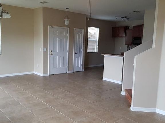 2nd image of 1640 Scarlet Oak Loop #58B
