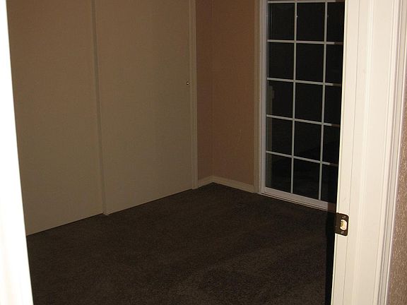 3rd image of 712 S Dogwood St #B