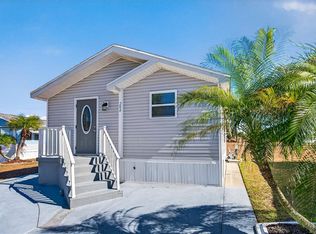 204 Crown Point Dr, Nokomis, FL 34275