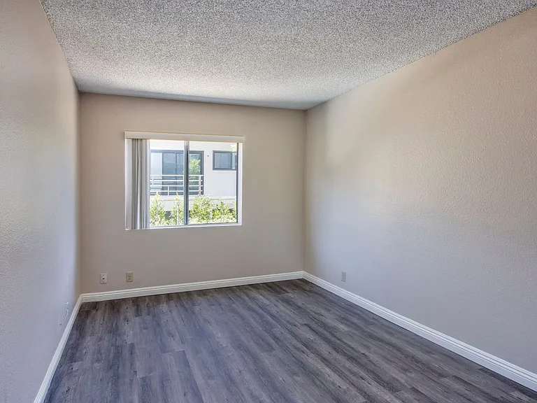 Arbors Apts. — Photo 10