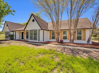 3011 Oak Tree Ln, Midlothian, TX 76065