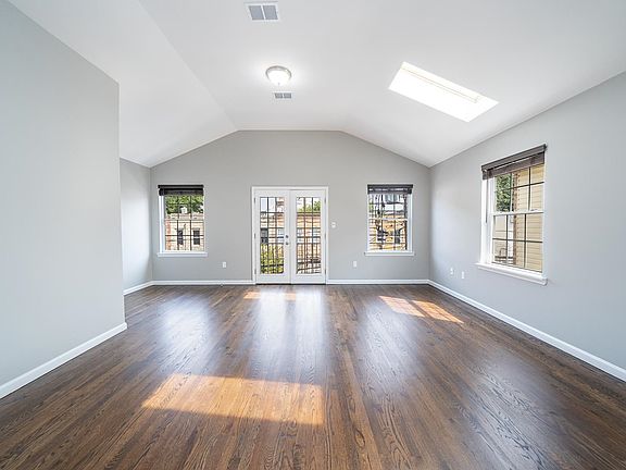 4th image of 271.5 Grant Ave Floor 2