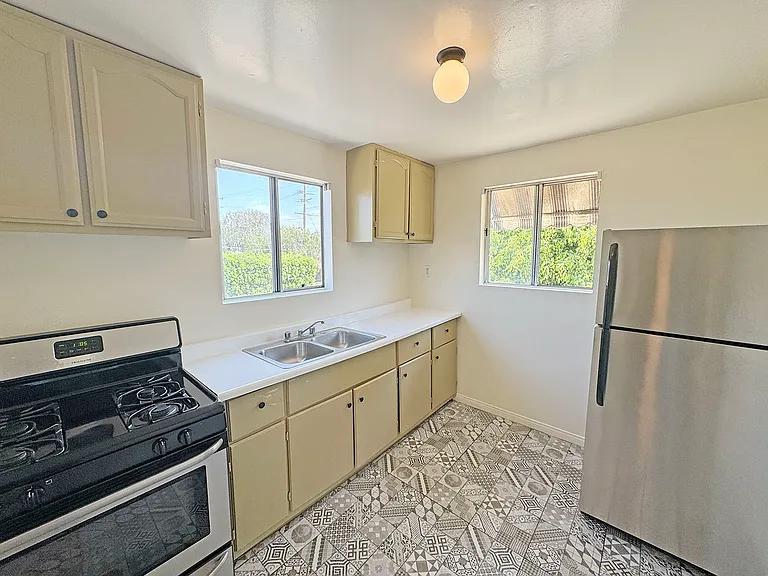577 Walnut Ave #A — Photo 9
