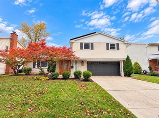 16 Ranch Trl, Williamsville, NY 14221