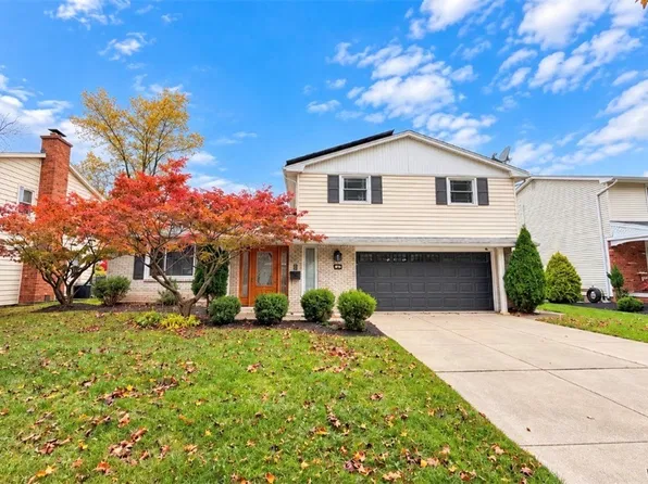 16 Ranch Trl, Williamsville, NY 14221