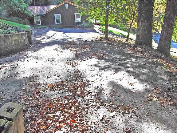 2nd image of 2517 Woodland Ave SW