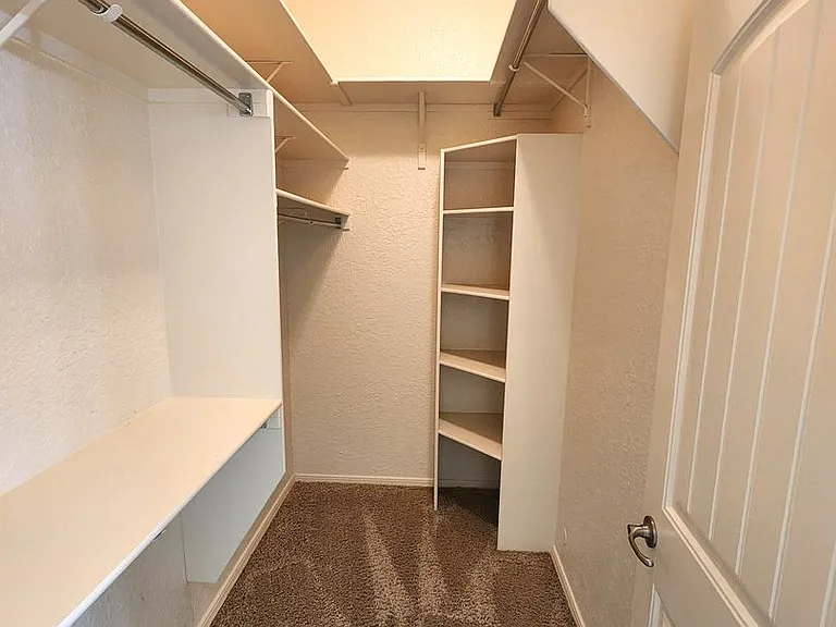 2409 Cortina Mnr — Photo 15